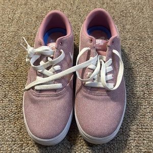Nike SB pink shoes never worn 9 1/2
